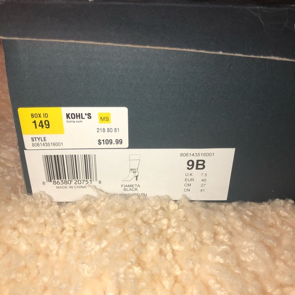 Knee high boots - Picture 2 of 3